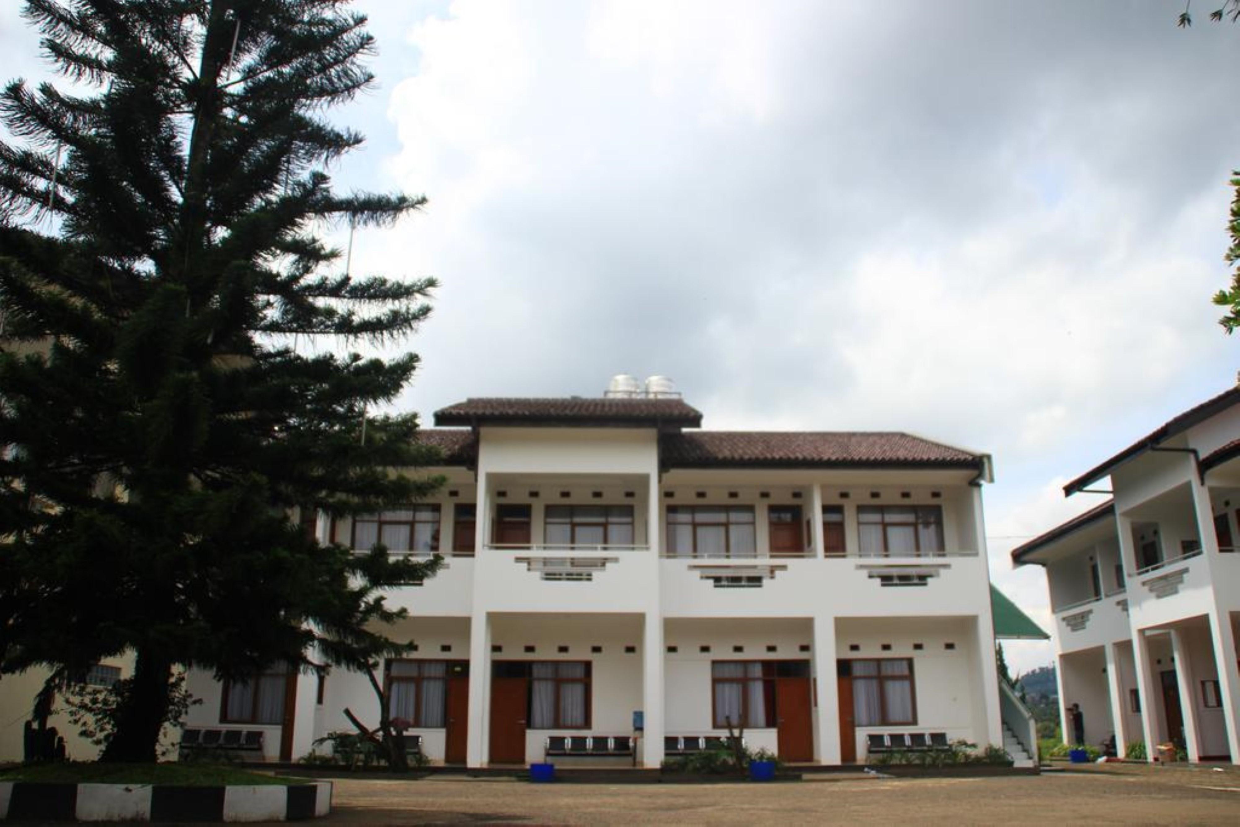 Narima Resort Hotel Lembang Exterior photo