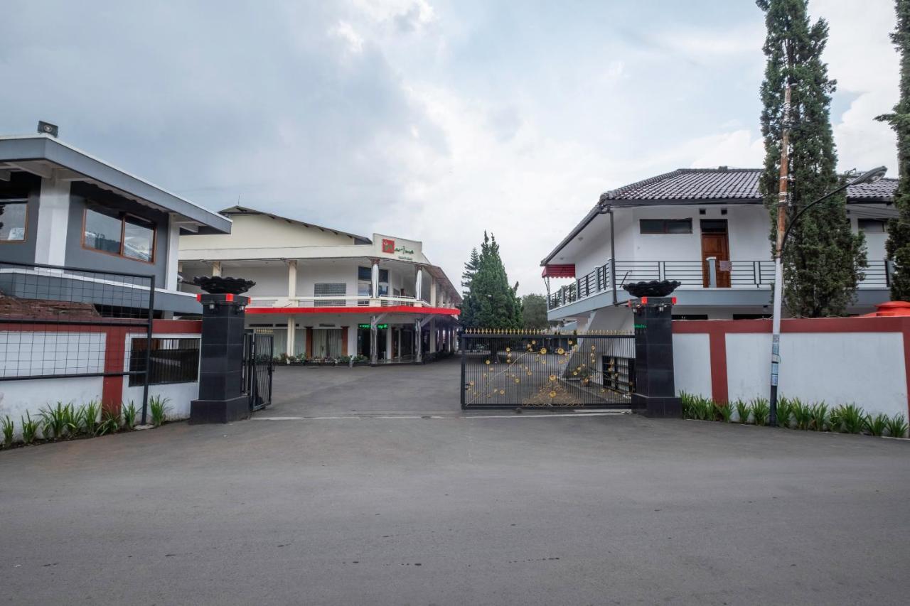 Narima Resort Hotel Lembang Exterior photo