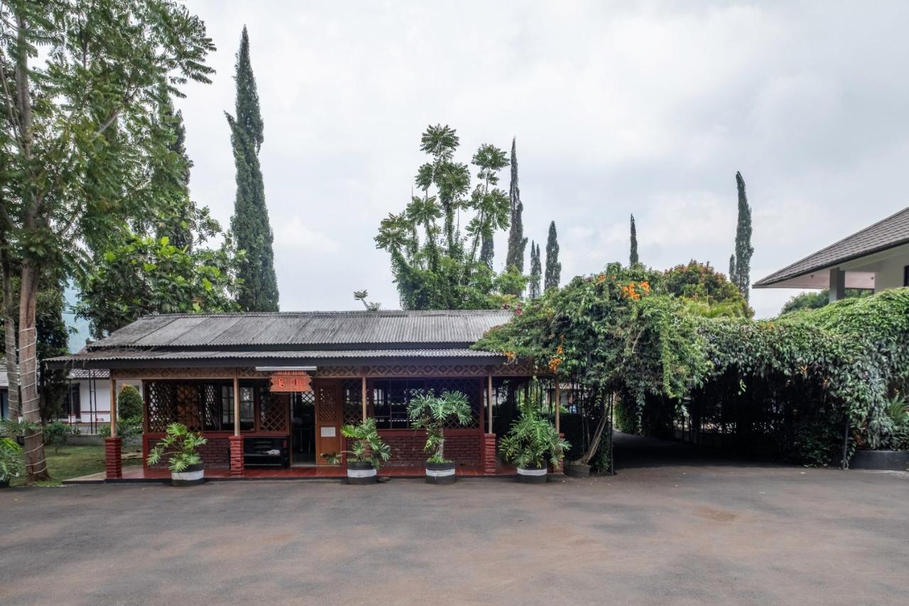 Narima Resort Hotel Lembang Exterior photo