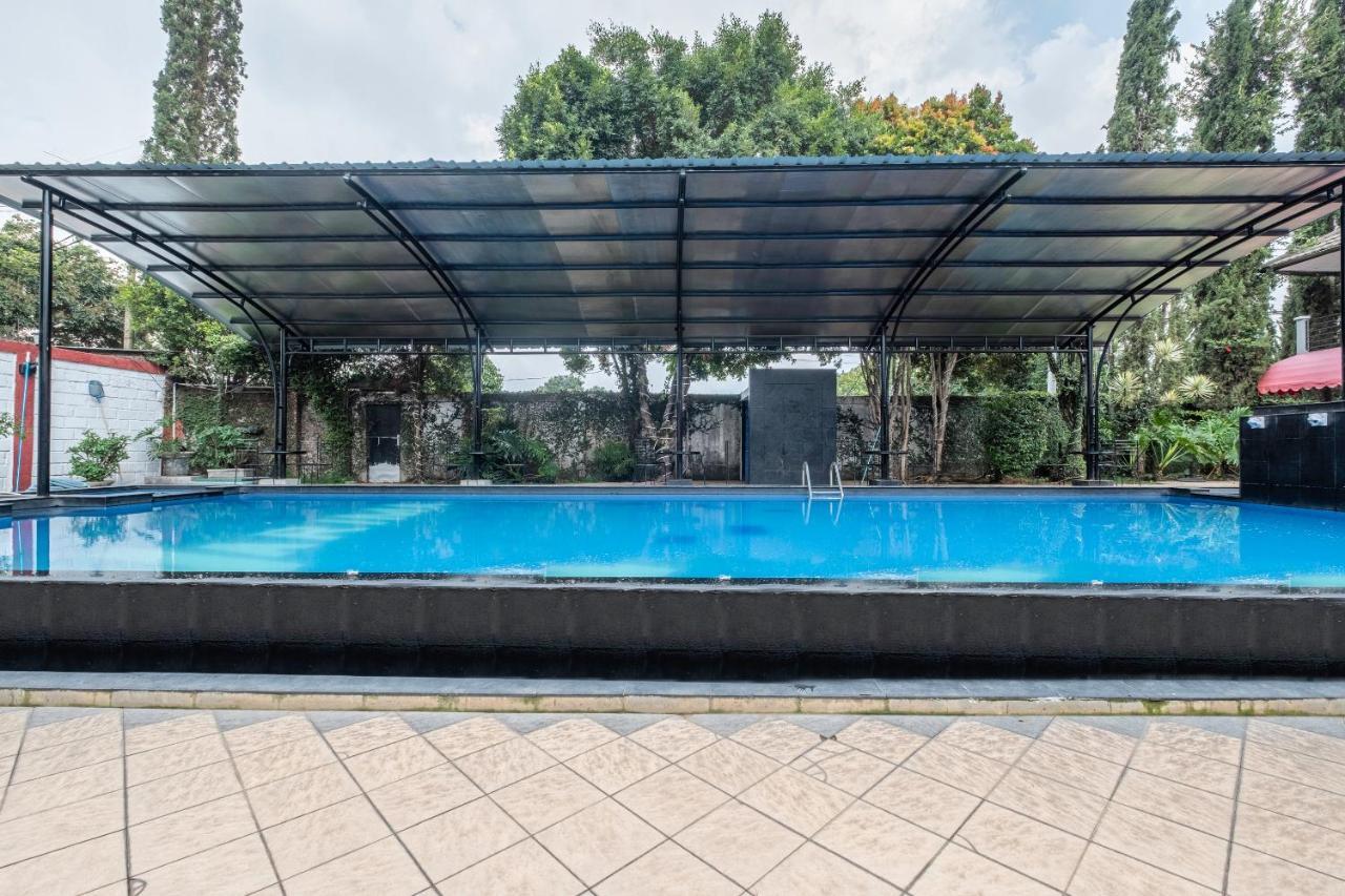 Narima Resort Hotel Lembang Exterior photo