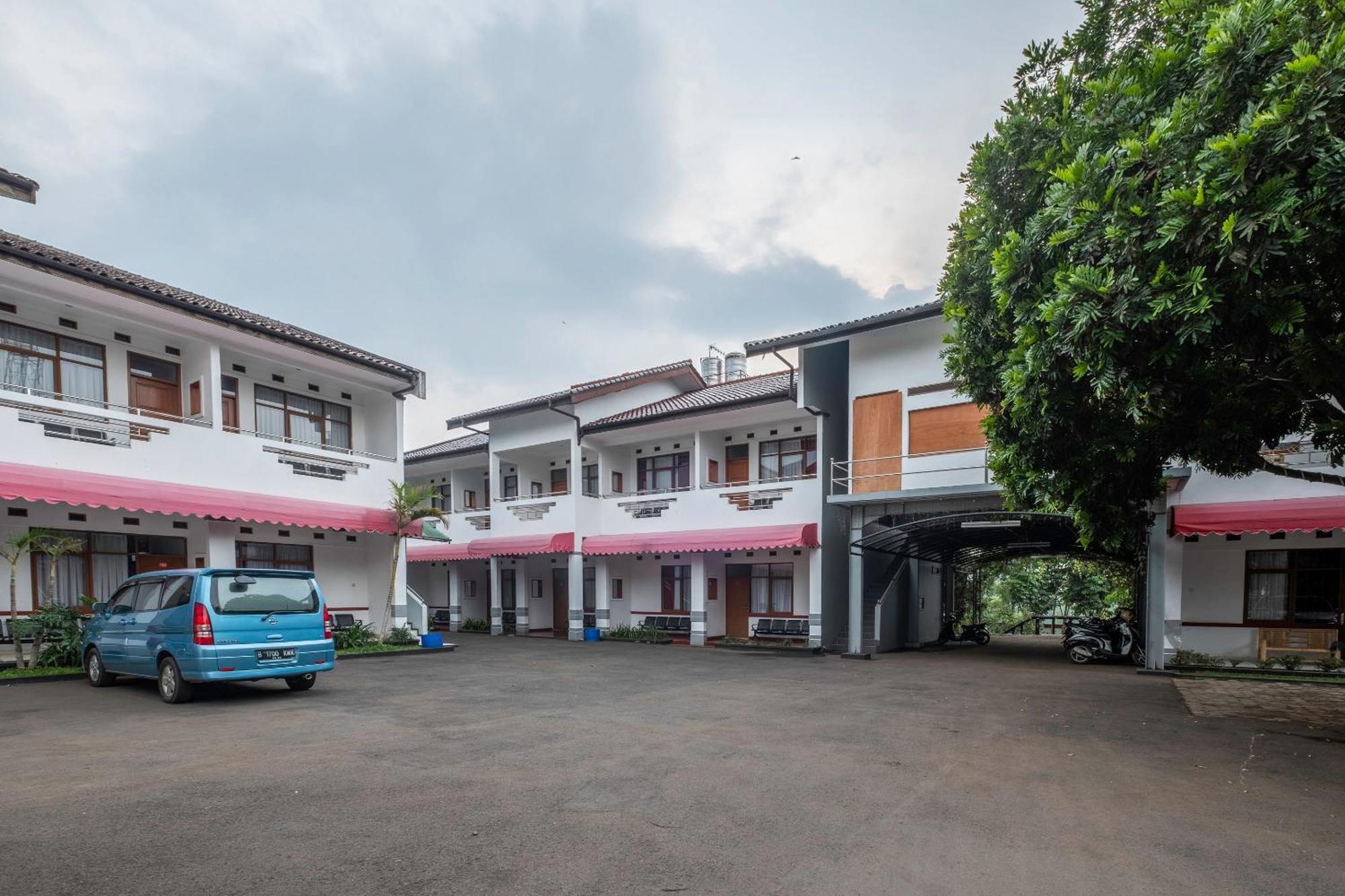 Narima Resort Hotel Lembang Exterior photo